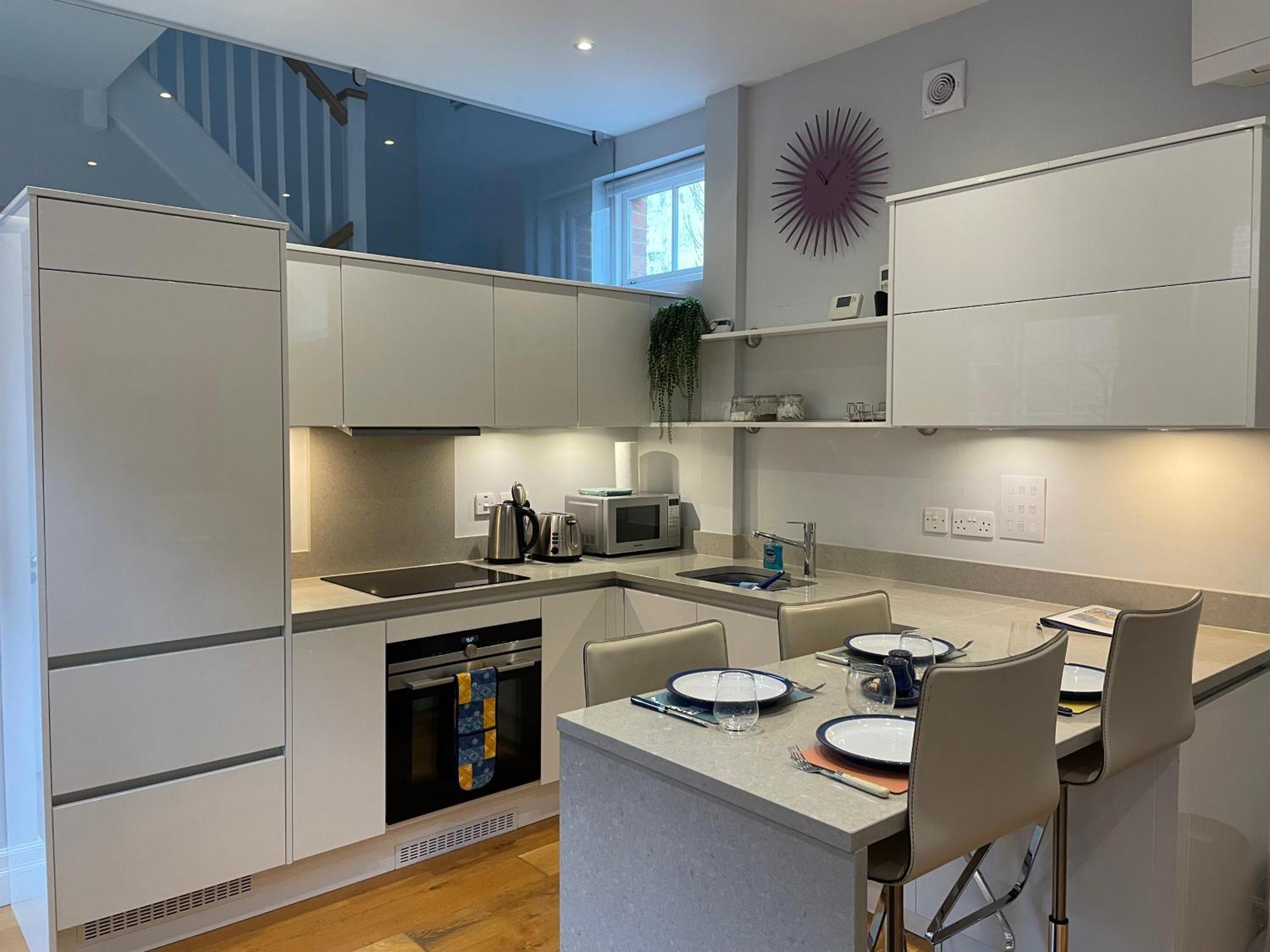 Charming & Cosy Town Centre Home With Parking Guildford Zewnętrze zdjęcie