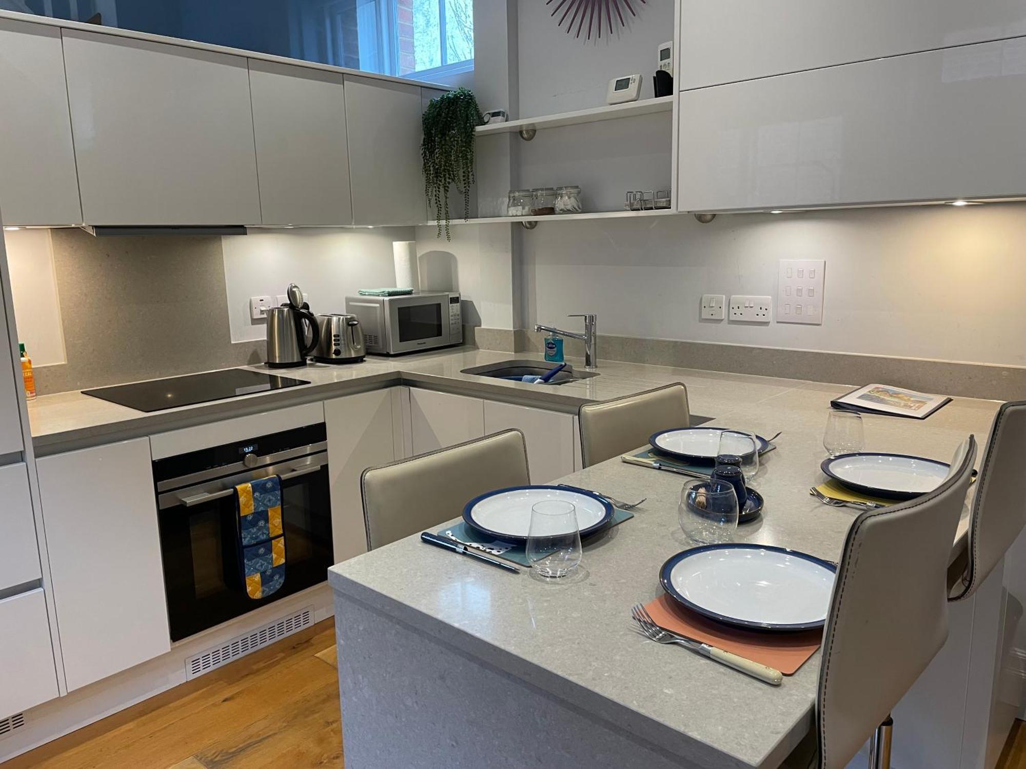 Charming & Cosy Town Centre Home With Parking Guildford Zewnętrze zdjęcie
