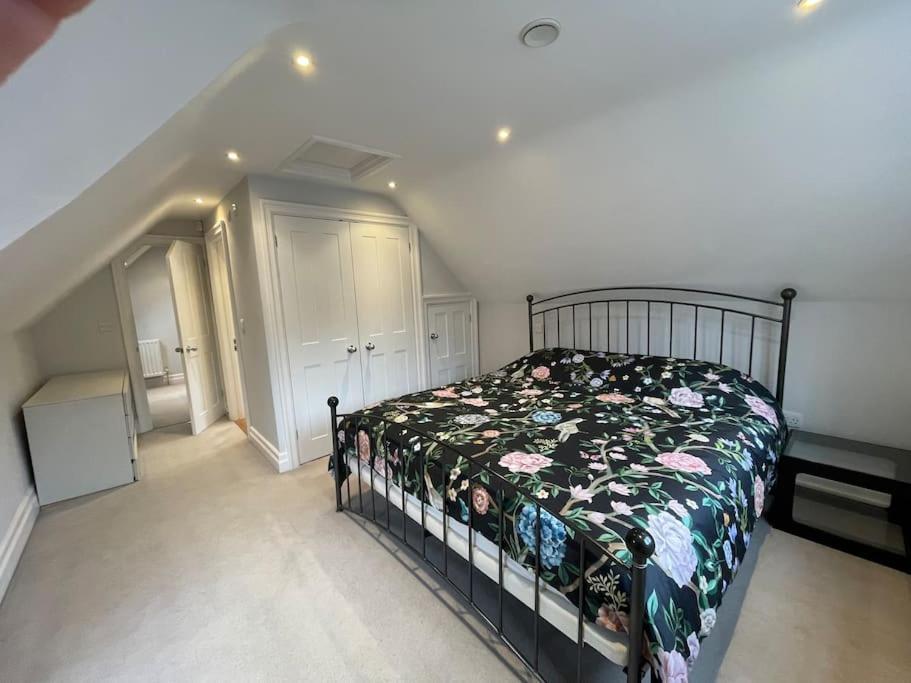 Charming & Cosy Town Centre Home With Parking Guildford Zewnętrze zdjęcie